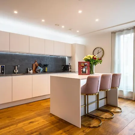 107 @ Ryedale House * York